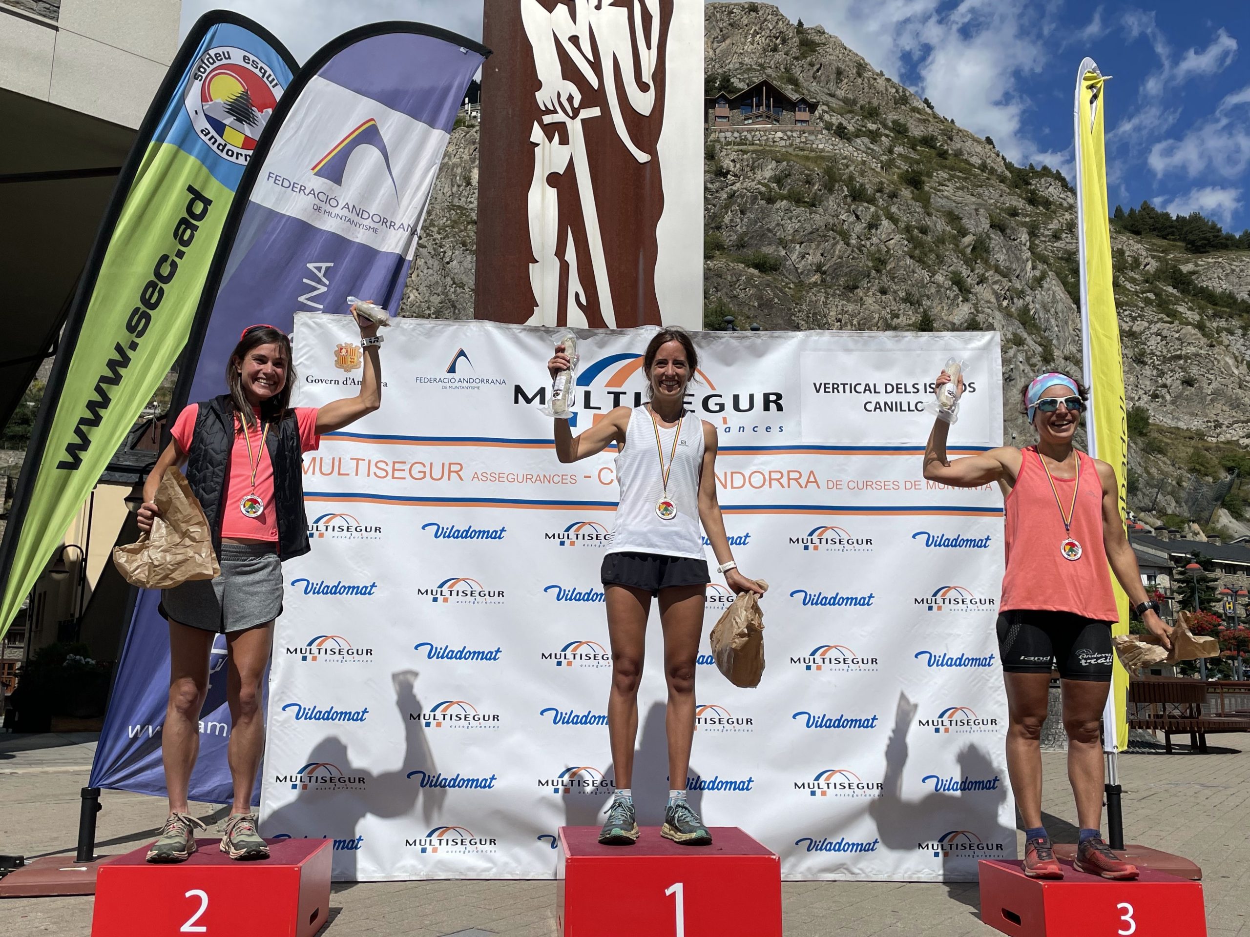 Podi Absoluta Dona. Ariadna Fenes, Sílvia Puigarnau, Roser Español